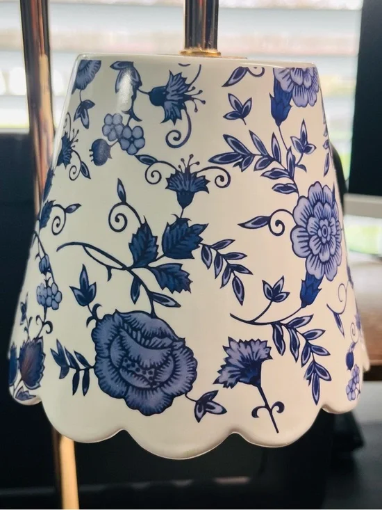 Nicole Miller Blue Floral Scalloped Candle Warming Lamp With Marble Base. - Picture 3 of 7